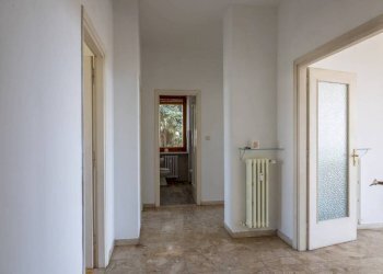 Corridoio - Quadrilocale via Umberto I, Pecetto Torinese - foto 14