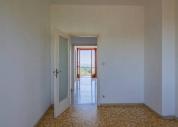 Camera da letto - Quadrilocale via Umberto I, Pecetto Torinese - foto 26