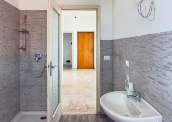 Bagno - Four-room apartment via Umberto I, Pecetto Torinese - photo 29