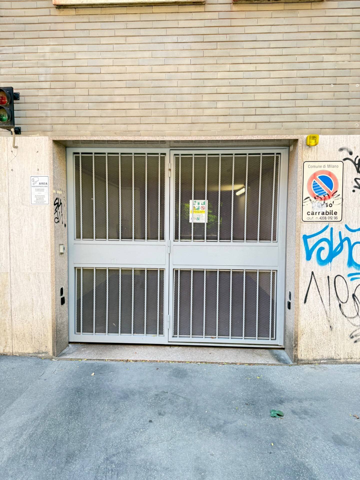 Foto 1 - Box Via Cesare Balbo
 
11, Milano - photo 1