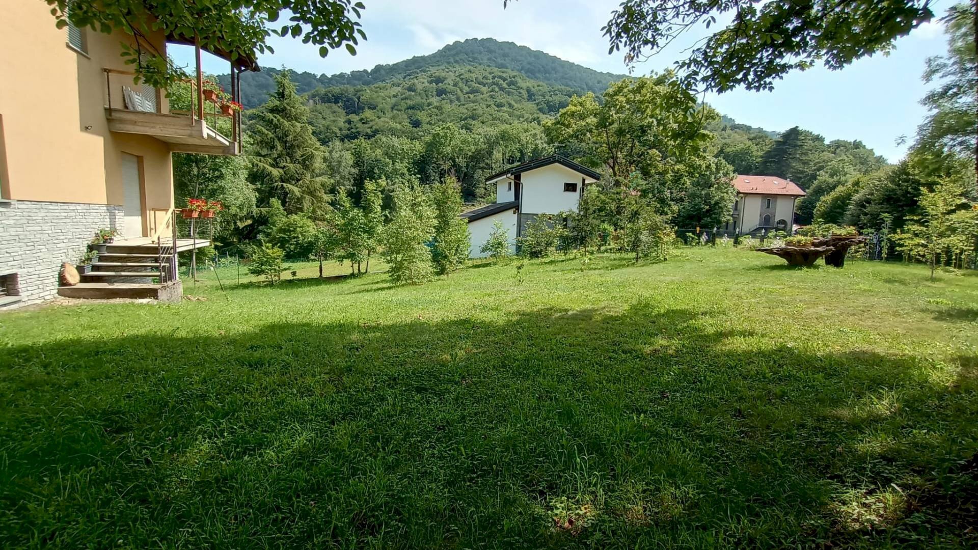 Giardino - Casa indipendente frazione Casere, Laveno-Mombello - foto 3