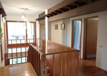Hall / corridoio - Casa indipendente frazione Casere, Laveno-Mombello - foto 26