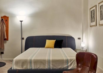 Camera da letto - Bilocale via Sant'Anselmo, 1, Torino (zona San Salvario) - foto 10