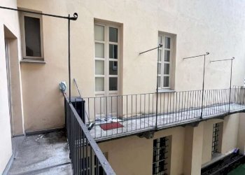 Balcone - Two-room apartment via GIOLITTI, 8, Torino (neighborhood Centro) - photo 12