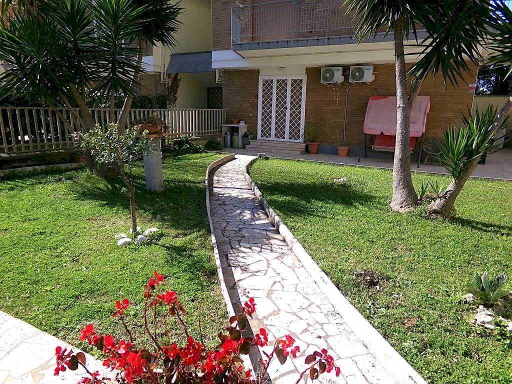 Giardino - Trilocale via delle Meduse, 26, Anzio - foto 1