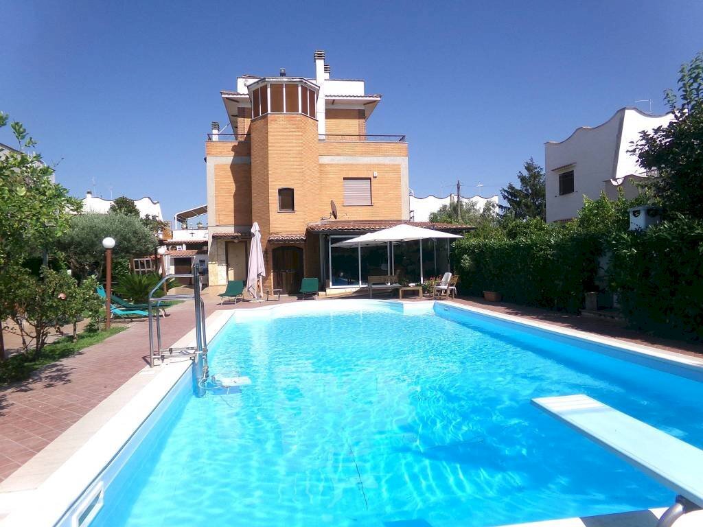 Piscina - Villa via degli Olmi, 60, Anzio - photo 1