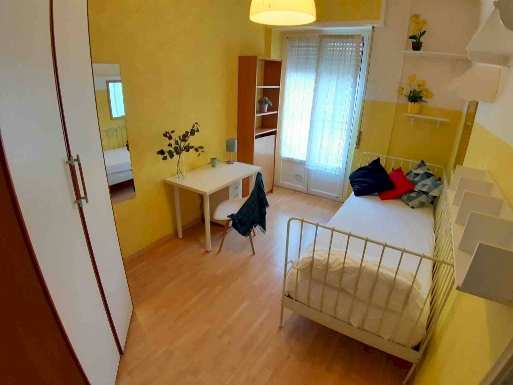 Camera da letto - Terreno non edificabile via Caianello, 23, Milano (zona Dergano) - foto 2