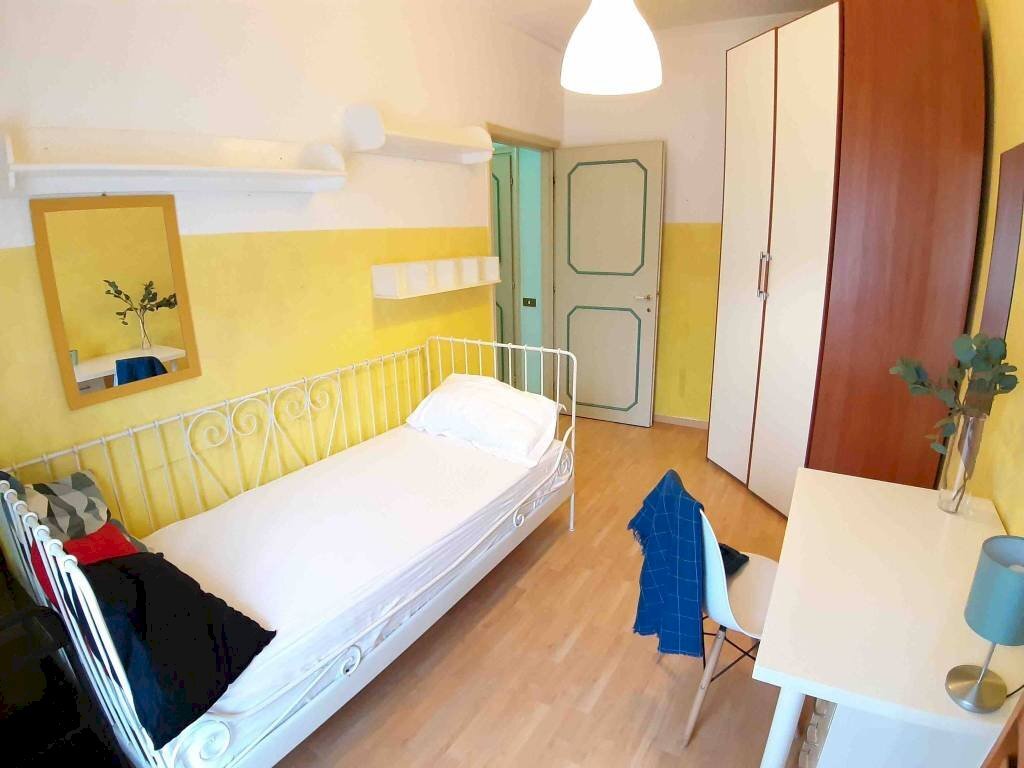 Camera da letto - Terreno non edificabile via Caianello, 23, Milano (zona Dergano) - foto 3