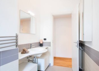 Bagno - Three-room apartment via Padova, 276, Milano (neighborhood Crescenzago) - photo 17