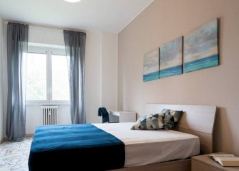 Camera da letto - Two-room apartment viale Carlo Espinasse, 104, Milano (neighborhood Villapizzone) - photo 12