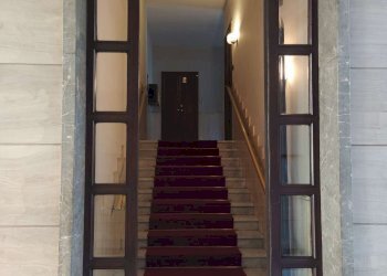 ingresso condominiale - Appartamento via Giannone, 4, Torino (zona Centro) - foto 4