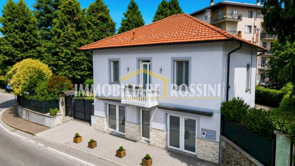 Facciata - Villa via Alessandro Volta, 1, Castiglione Olona - foto 3
