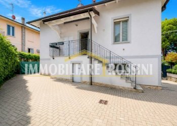 Facciata - Villa via Alessandro Volta, 1, Castiglione Olona - foto 6