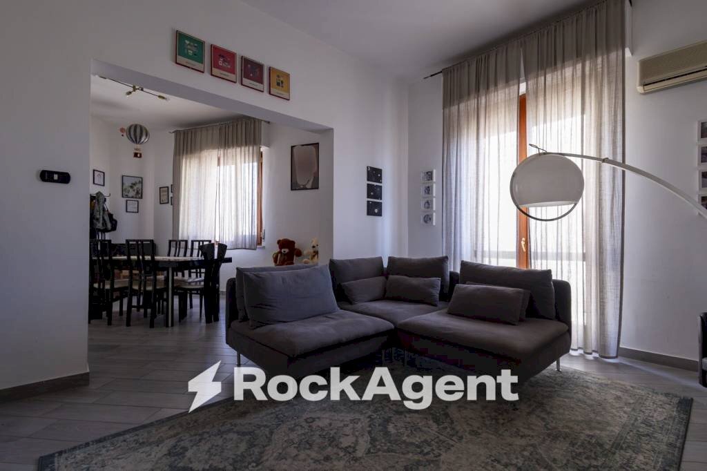 Salone - Three-room apartment piazza Duomo, 3, Catanzaro - photo 2