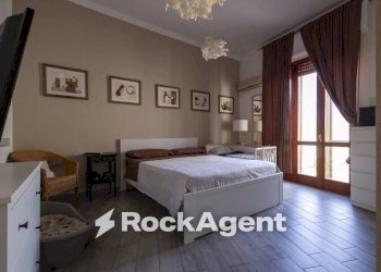 Camera da letto - Three-room apartment piazza Duomo, 3, Catanzaro - photo 14