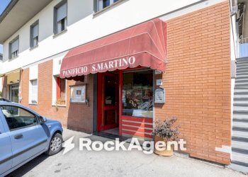 Facciata - Shop via per Camaiore, Lucca - photo 1