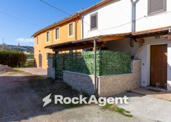Facciata - Casa indipendente via Mammianese Nord, Montecarlo - foto 22
