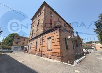Facciata - Box Bologna (zona Lame) - foto 3