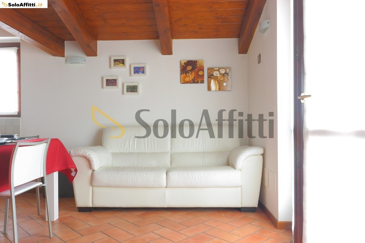 soggiorno con cucina a vista - Two-room apartment Via Camillo Benso Conte di Cavour 5, Besana in Brianza - photo 1