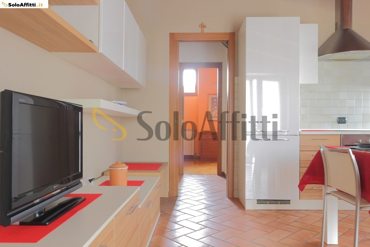 soggiorno con cucina a vista - Two-room apartment Via Camillo Benso Conte di Cavour 5, Besana in Brianza - photo 3