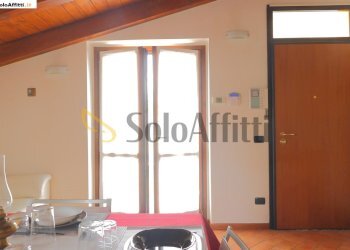 ingresso e porta finestra - Two-room apartment Via Camillo Benso Conte di Cavour 5, Besana in Brianza - photo 7