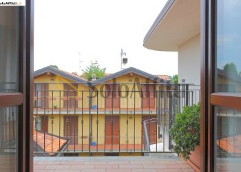 balcone - Two-room apartment Via Camillo Benso Conte di Cavour 5, Besana in Brianza - photo 13