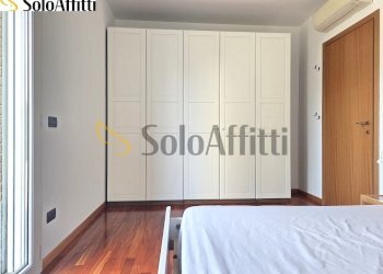 CAMERA MATRIMONIALE CON USCITA SU GIARDINO - Appartamento Via Marzabotto 14, Paderno Dugnano - foto 9