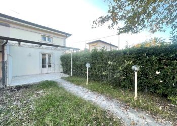 04.jpg - Casa indipendente via catalani, Pietrasanta - foto 1