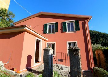 1.JPG - Portion of a house Avegno - photo 1