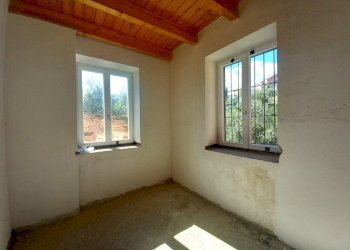 2.jpg - Portion of a house Avegno - photo 2