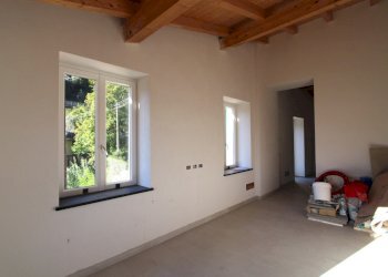 5.JPG - Portion of a house Avegno - photo 5