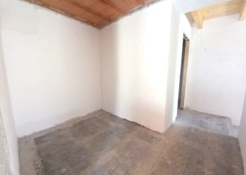 8.jpg - Portion of a house Avegno - photo 8