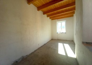 9.jpg - Portion of a house Avegno - photo 9