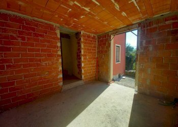 14.jpg - Portion of a house Avegno - photo 14