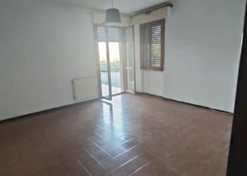 soggiorno - Appartamento Via Borgonovo 33, Castel San Giovanni - foto 1