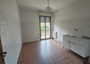 cucina - Appartamento Via Borgonovo 33, Castel San Giovanni - foto 3