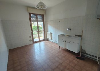 cucina - Appartamento Via Borgonovo 33, Castel San Giovanni - foto 4