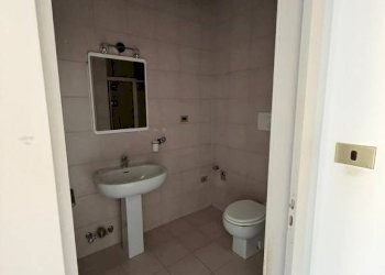Three-room apartment piazzale Vittoria, Asti - photo 13