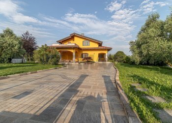 Villa Via Avvocato Ferdinando Rondolino, 84
Cavaglià, Cavaglià - photo 1