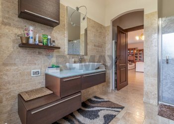 Villa Via Avvocato Ferdinando Rondolino, 84
Cavaglià, Cavaglià - photo 31