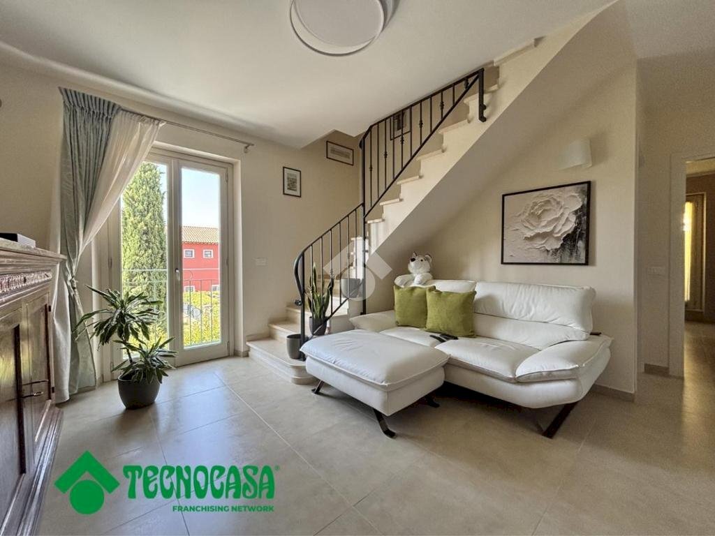 Four-room apartment Via Fontananera, Sarzana - photo 1