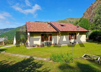 Villa Via Caduti di Cravasco, 18a 
 Cravasco, Campomorone - foto 4