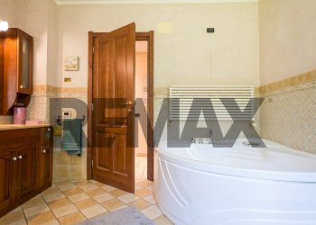 Villa Via Caduti di Cravasco, 18a 
 Cravasco, Campomorone - foto 40