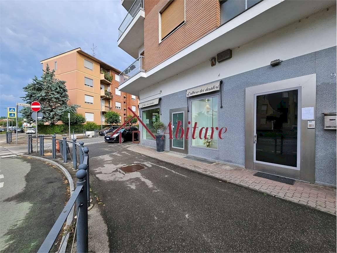Shop Corso europa, 9, Alba - photo 3