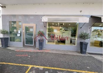 Shop Corso europa, 9, Alba - photo 1
