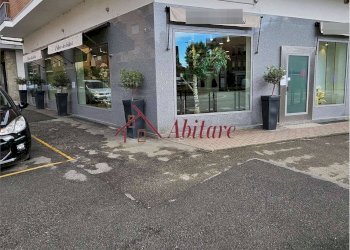 Shop Corso europa, 9, Alba - photo 2