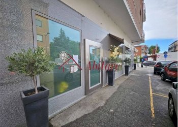 Shop Corso europa, 9, Alba - photo 4