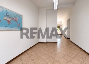 Shop Via Privata De Vitalis, SNC
Brescia Due, Brescia (neighborhood Brescia Due) - photo 4
