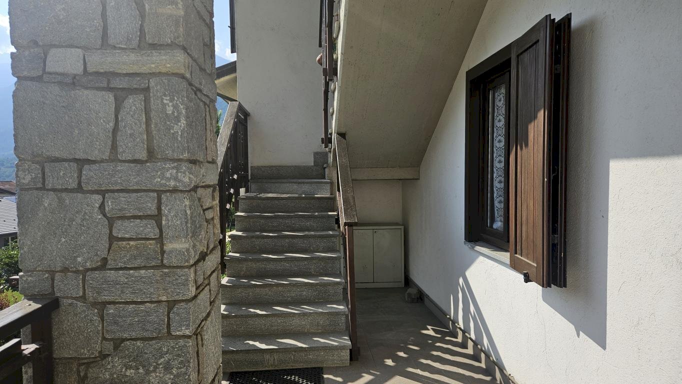 Two-room apartment Frazione Les Faverges, Nus - photo 2