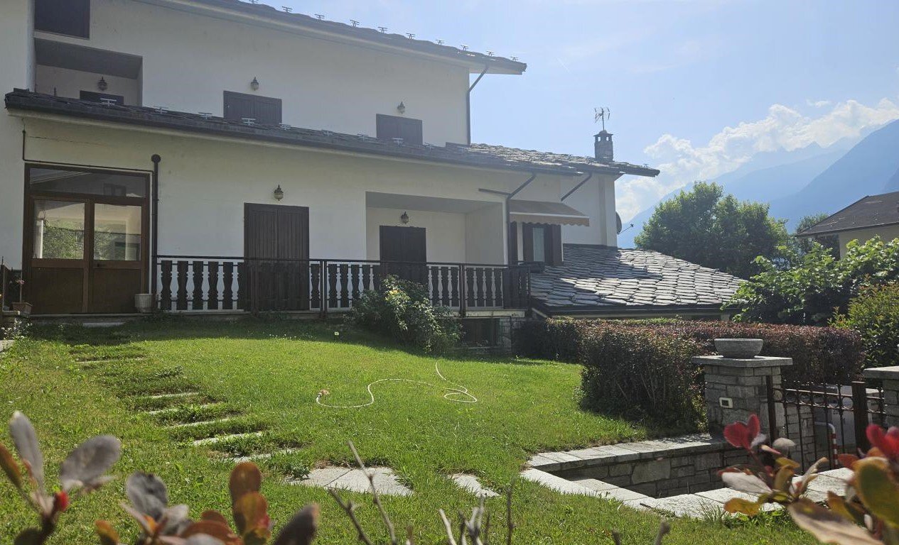 Two-room apartment Frazione Les Faverges, Nus - photo 1